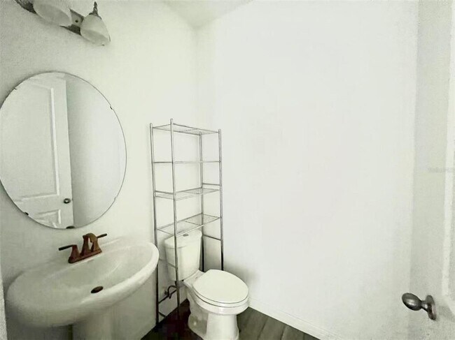 Foto del edificio - 2248 Derwent Dr