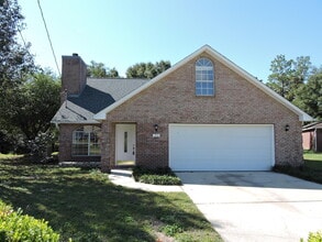 Building Photo - 213 Southgate Dr
