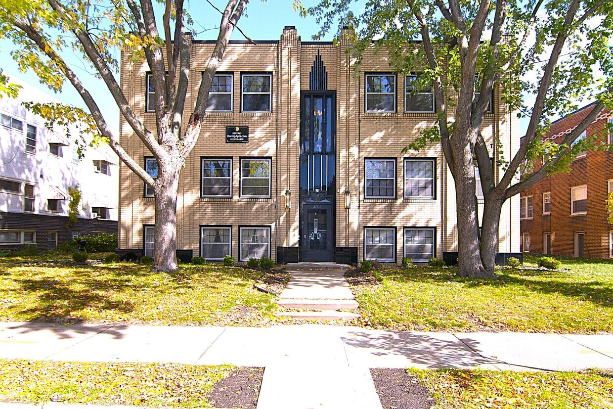 Building Photo - 3707 Grand Ave S