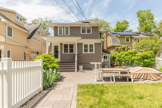 Building Photo - 1111 Olivia Ave