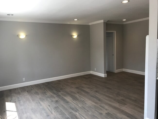 Building Photo - 936 Lucile Ave