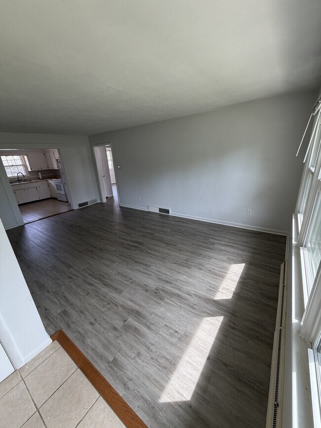 Building Photo - 306 Loch Ln