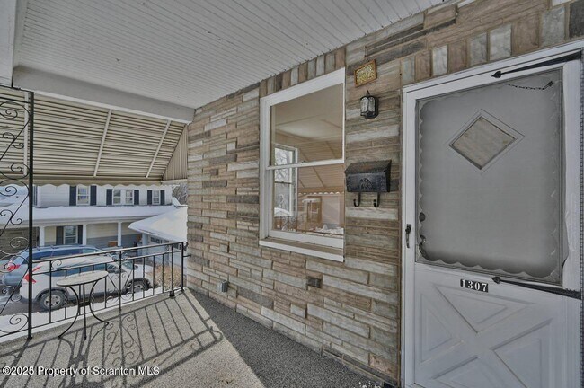 Building Photo - 1307 Wood St