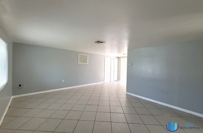 Foto del edificio - $1,495/Month !!! GORGEOUS 2 Beds | 1 Bath ...