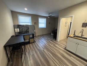 Building Photo - 643 Washington St Building Photo - 643 Washington St