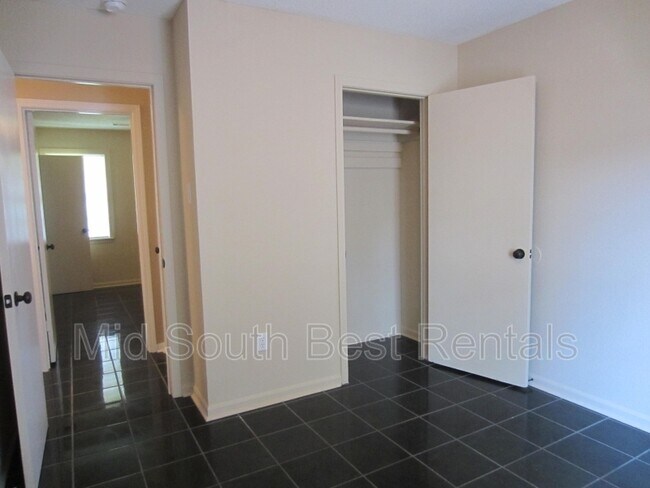 Foto del edificio - 3286 Sweet Springs Dr