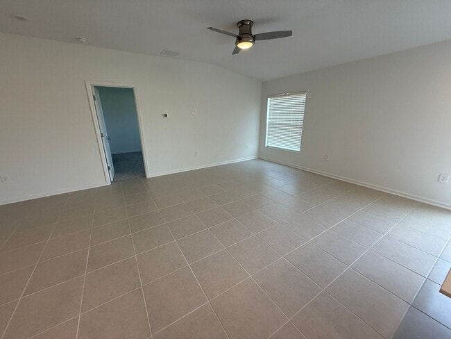 Foto del edificio - HAINES CITY: 3 Bed/2 Bath/2 Car Garage SFH...
