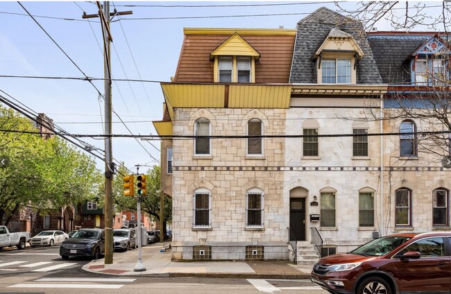 Building Photo - 3800 Spring Garden St