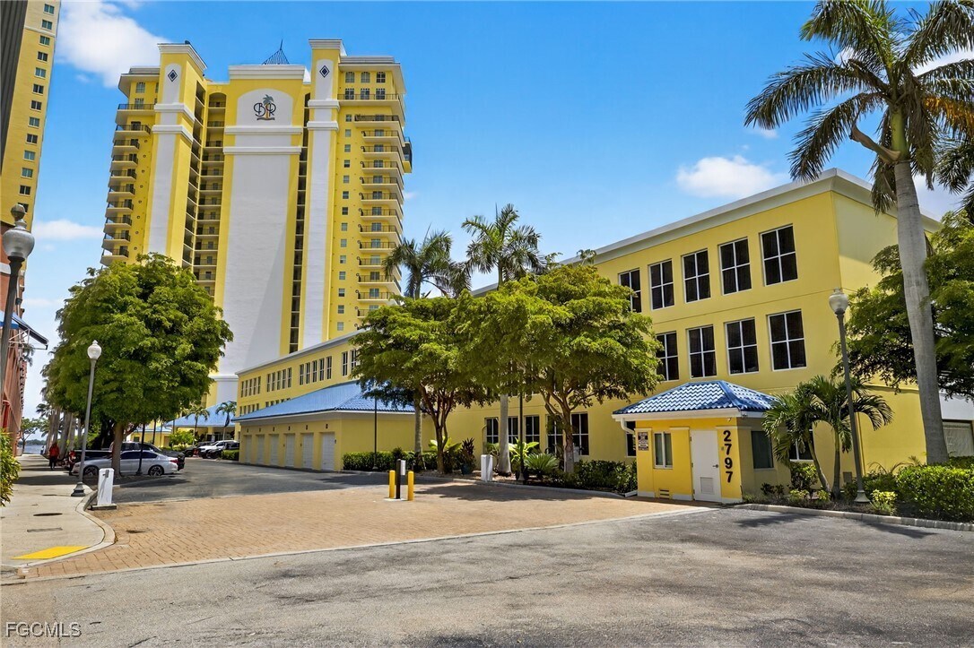 Foto principal - 2797 First St