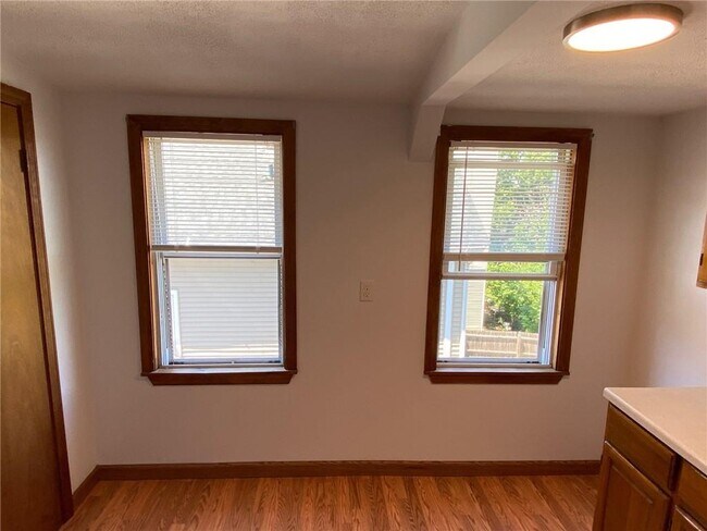 Building Photo - 177 Boyden St