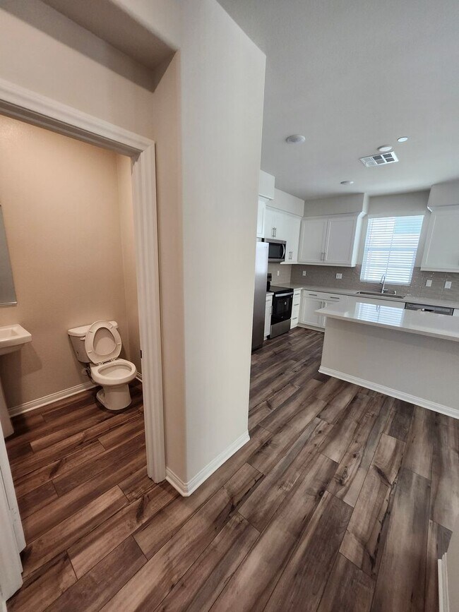 Foto del edificio - Modern Living in Upland’s Newest Gated Com...