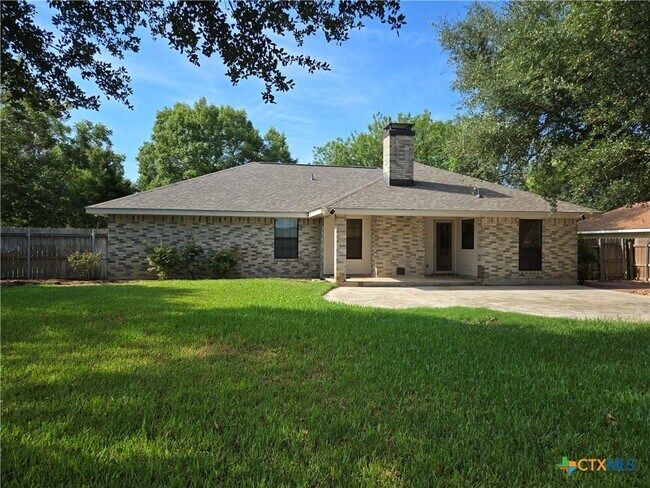 Foto del edificio - 776 Country Club Dr
