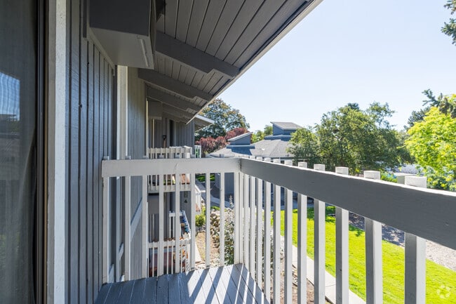 1BR, 1BA - 480SF - Balcony - Village Square