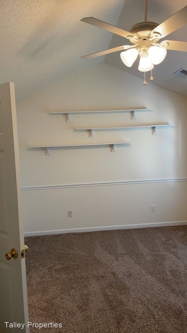 Building Photo - 2 br, 2.5 bath House - 8419 Southgate Comm...