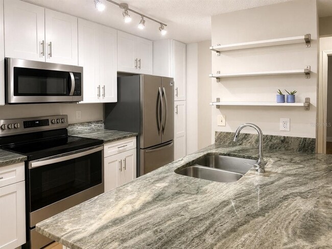 Building Photo - 956 Salt Pond Pl