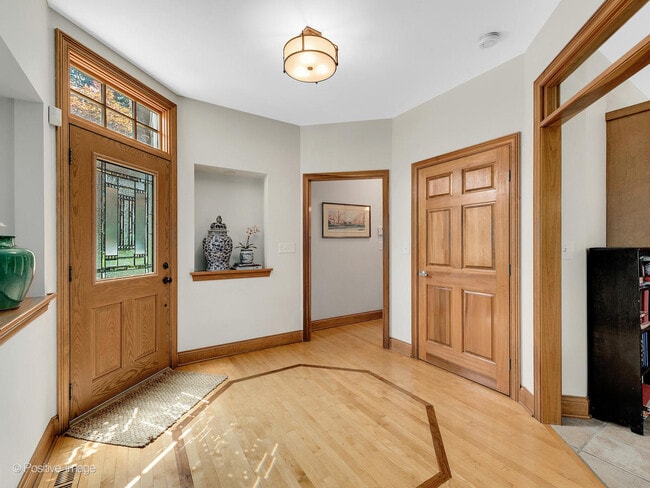 Foto del edificio - 441 E Walnut St