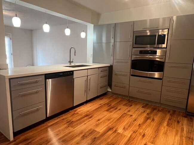 Foto del edificio - CONVIENT... TOWNHOME 2 BEDROOM 2.5 BATH