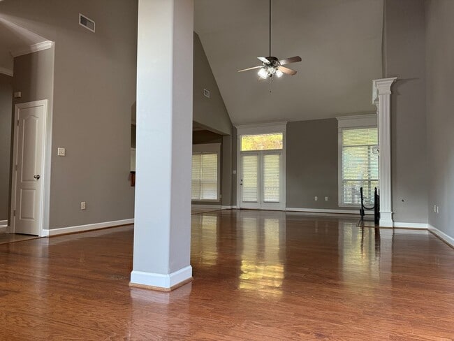 Foto del edificio - 3200 Mossy Creek Dr