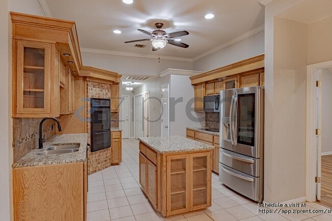 Building Photo - 609 S Ruidoso Downs Dr