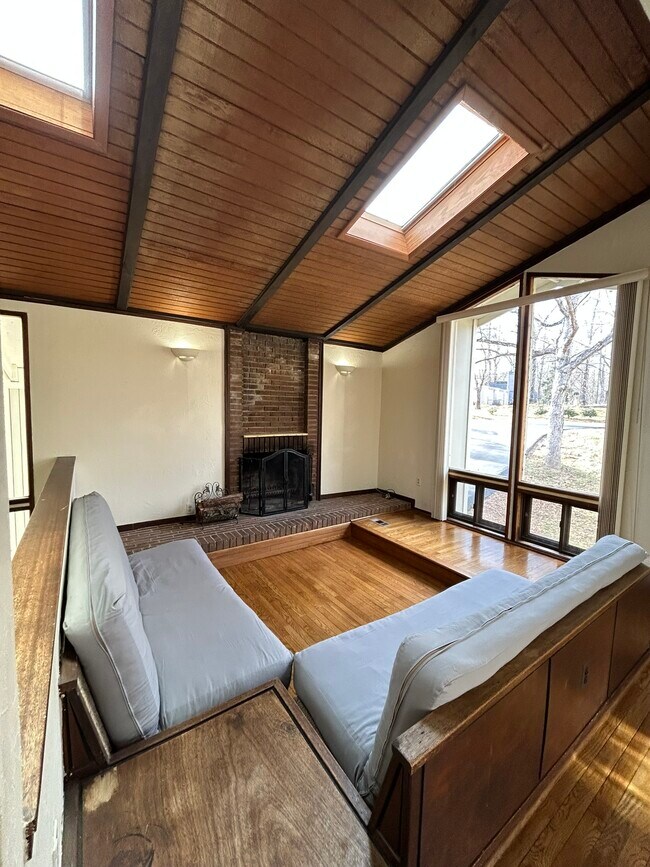 Building Photo - 6278 Occoquan Forest Dr