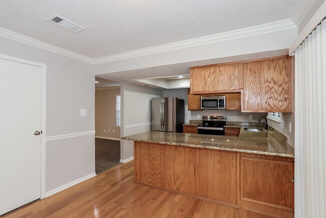 Foto del edificio - 1406 Mayweather Ln