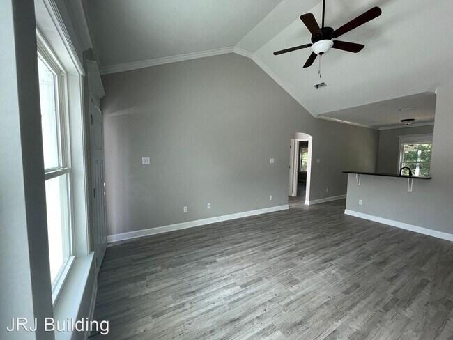 Building Photo - 3 br, 2 bath House - 33 Woodhaven Dr
