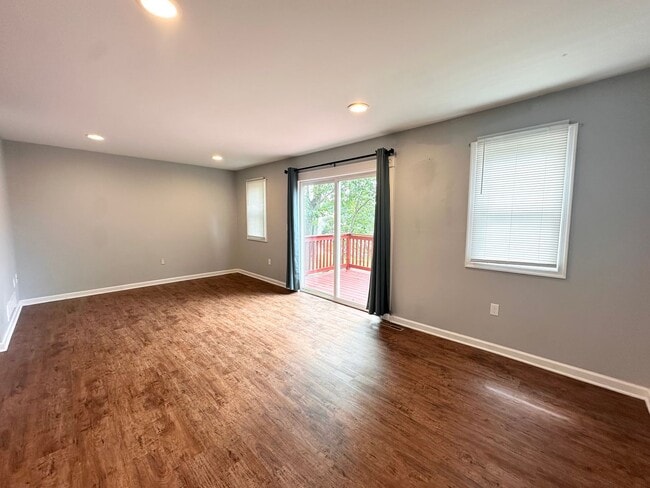 Building Photo - 1636 MacIntosh Way