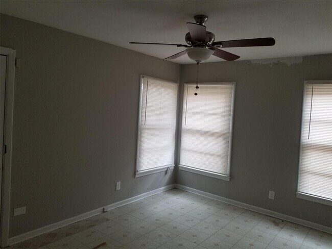 Foto del edificio - 5908 Maceo Ln