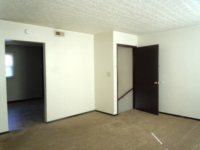Building Photo - 205 Anthony Dr