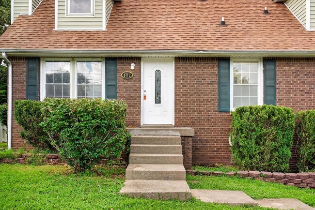 Building Photo - 3 Bedroom 2 Bath Pet Friendly Home For Rent!