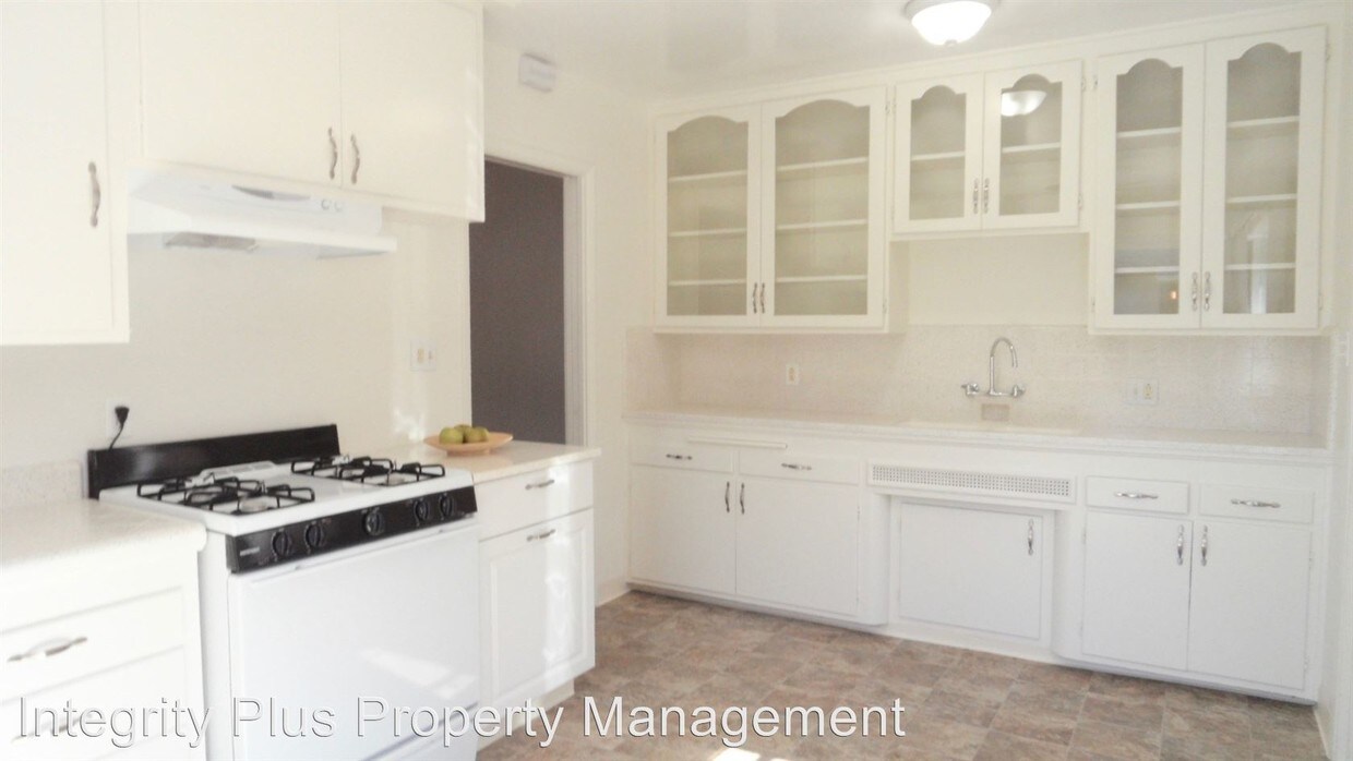Foto principal - 8701-8723 Lemon Ave