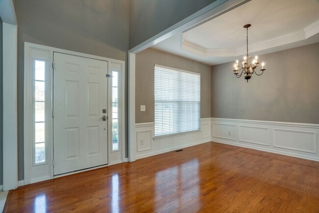 Foto del edificio - COMING SOON! 3- or 4-bed/3.5-bath in Brent...