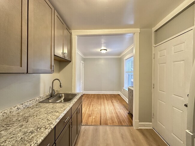 Foto del edificio - 4826 N Avers Ave