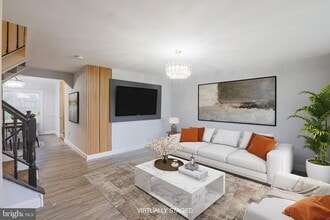 Building Photo - 13 Donn Ct