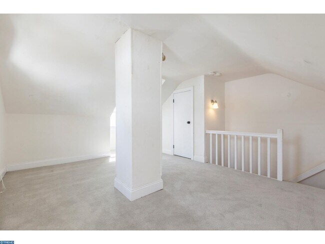 Building Photo - Nicely Renovated 4 Bed/1.5 Bath house in B...