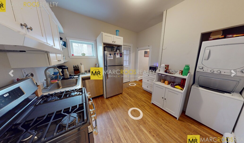 Foto principal - 208 Banks St