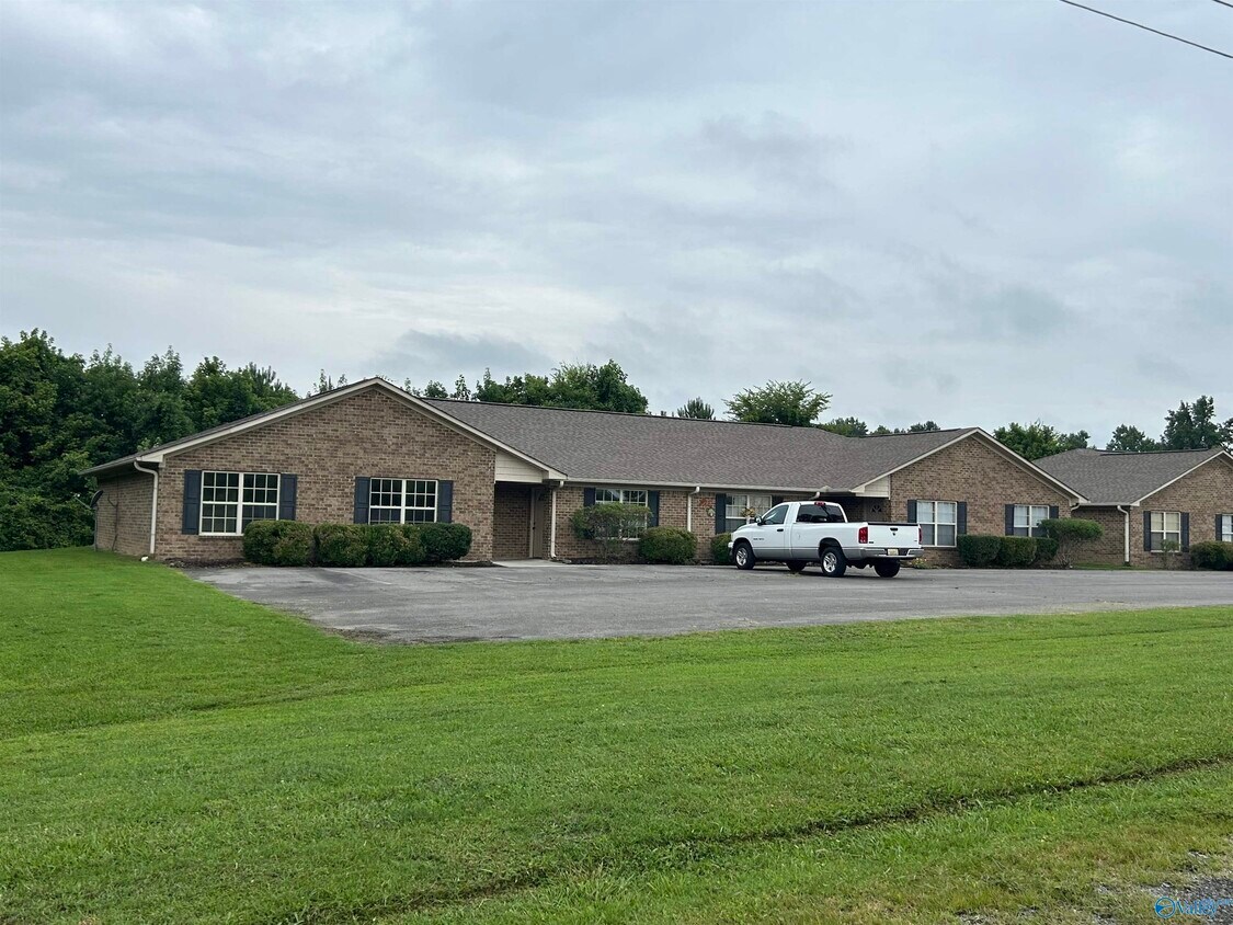 Foto principal - 132 Williams Rd