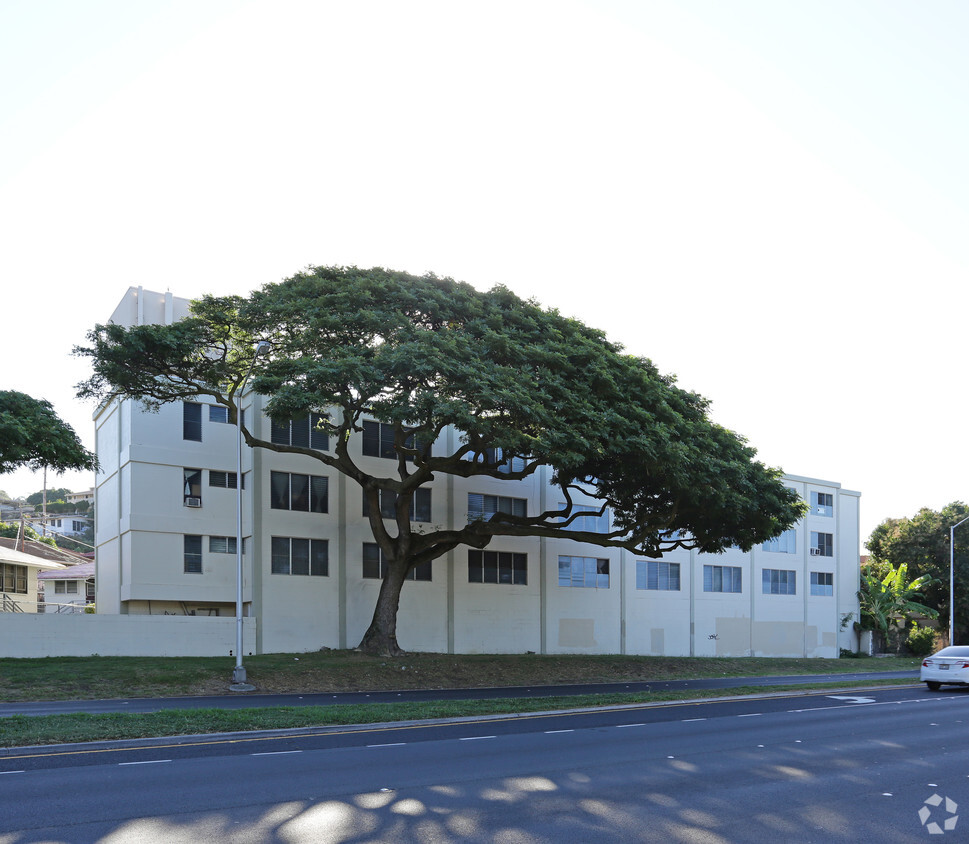 Building Photo - 1912 Kalihi St