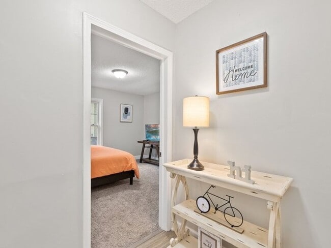 Building Photo - 524 Branch St