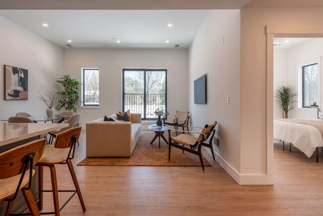 Foto del edificio - 1060 Main St