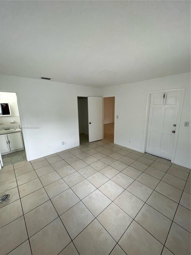 Foto del edificio - 1490 NW 20th St