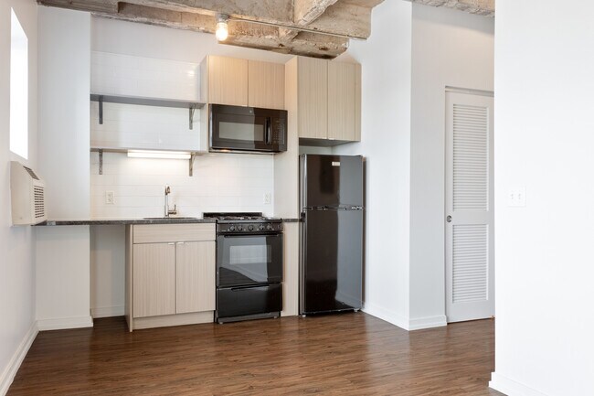 Foto del edificio - 1325 W Wilson Ave