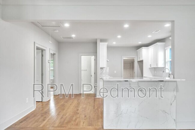 Foto del edificio - 751 Cascade Pl SW