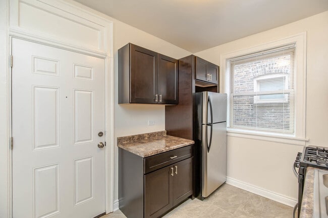 Building Photo - 1731 W 91st St