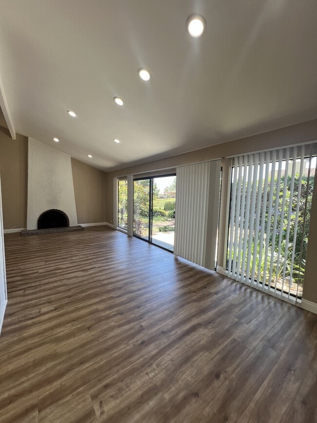 Building Photo - 25602 Spinnaker Dr