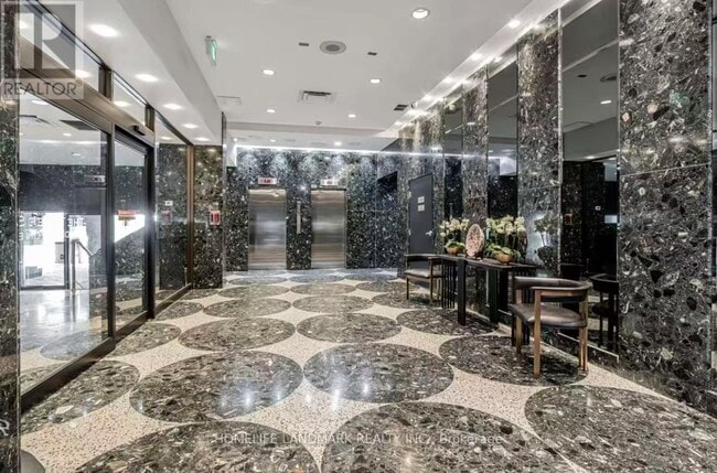 Building Photo - 360 Bloor St E