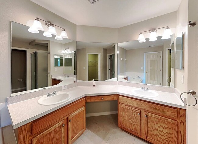Building Photo - 269 Delancey Dr