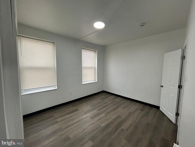 Foto del edificio - 2736 N Croskey St