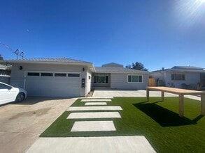 Building Photo - 5333 E Falls View Dr