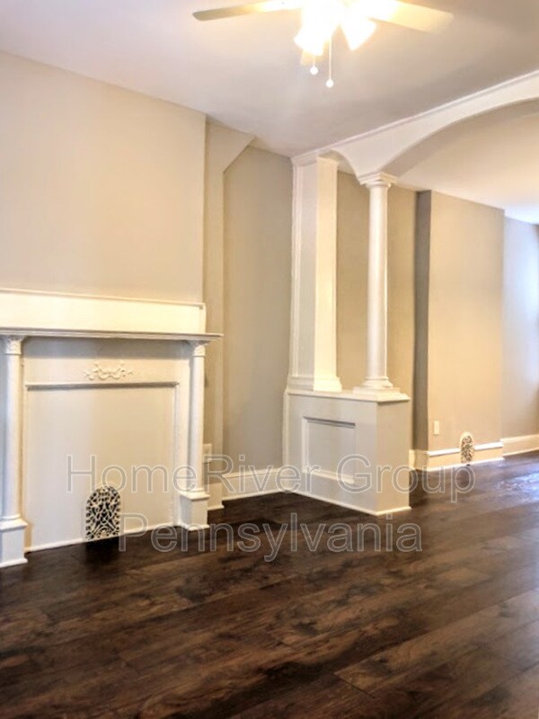 Building Photo - 544 N Wanamaker St